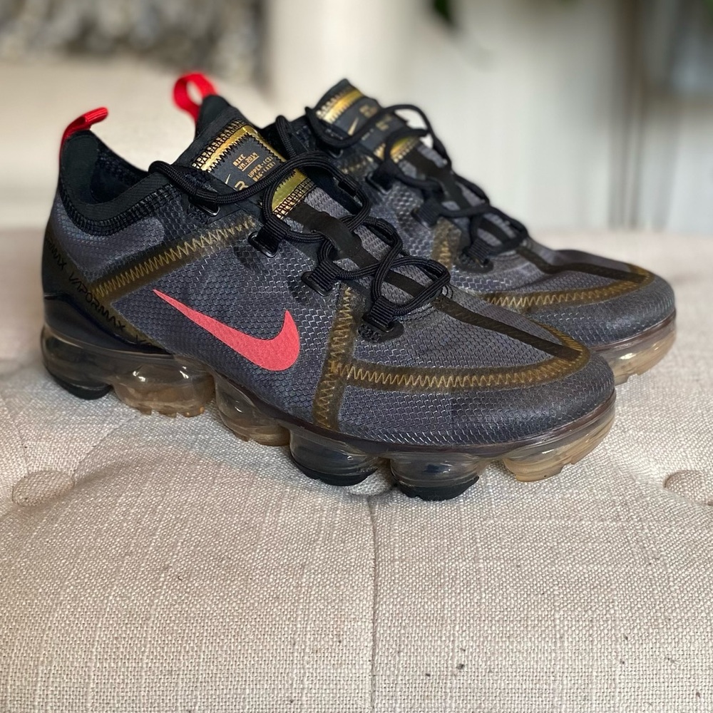 Nike Air VaporMax 2019 Black Metallic Gold sz 8 wm